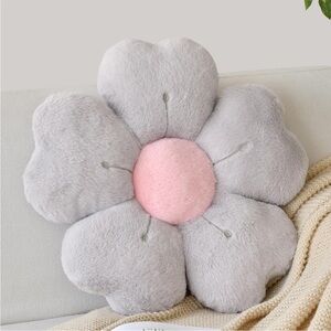 Floral decorative pillow